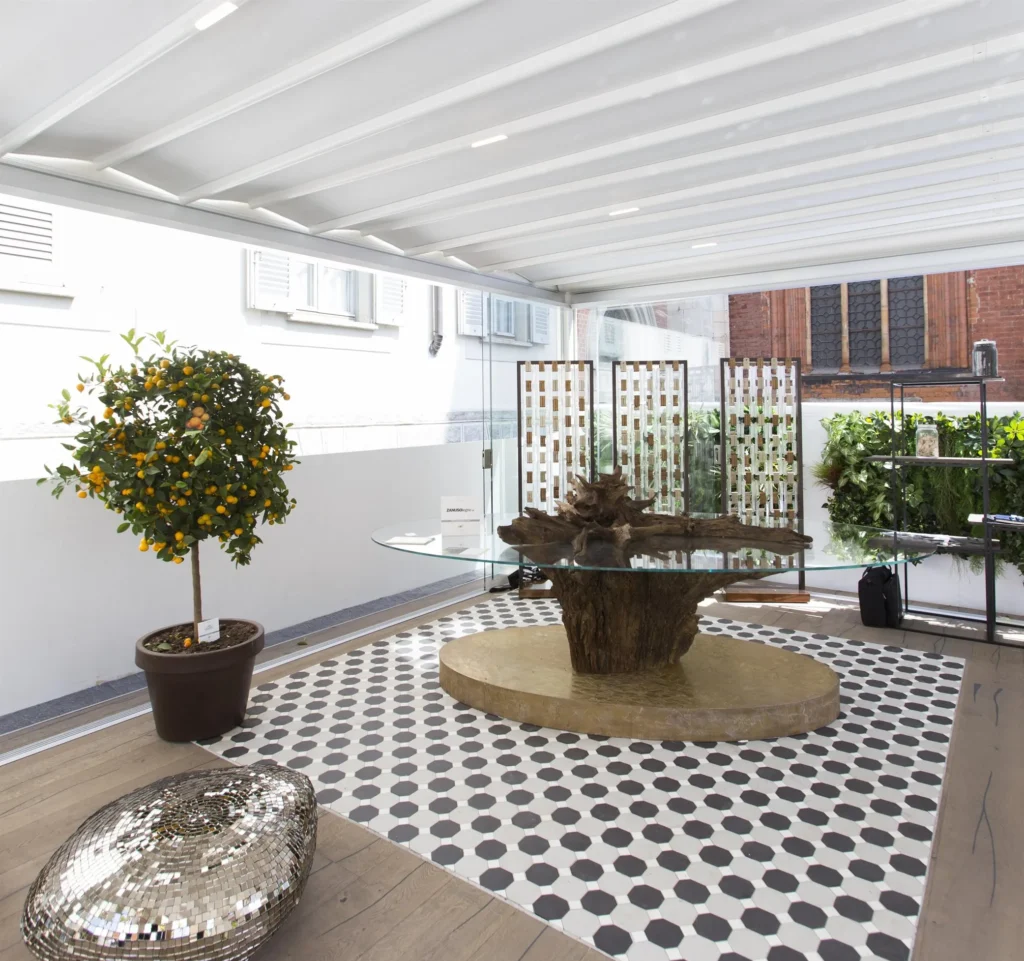 Overkapping met vouwdak in Amstelveen voor comfort en flexibiliteit