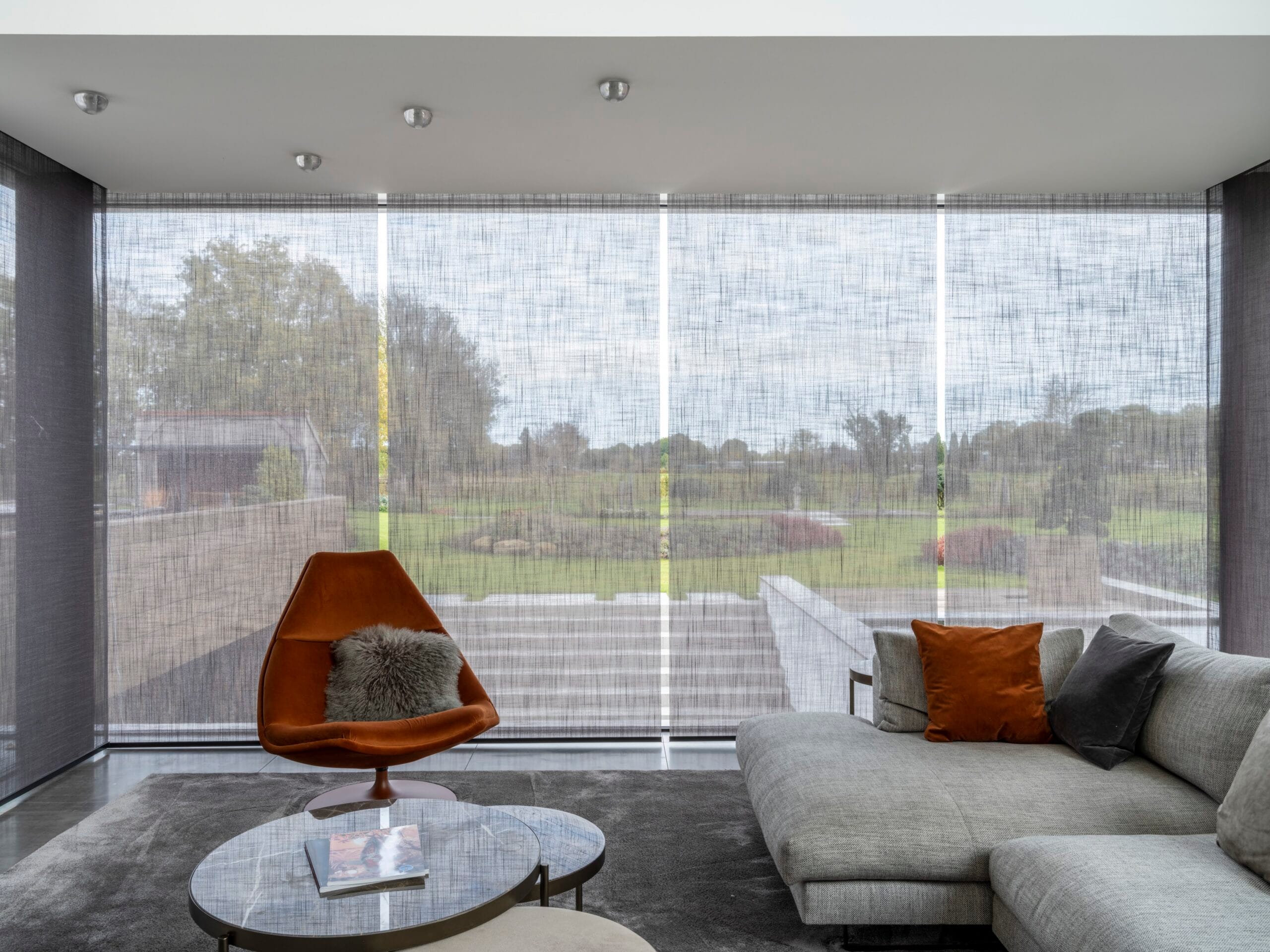 Rolgordijnen voor lichtregeling en privacy in Amstelveen