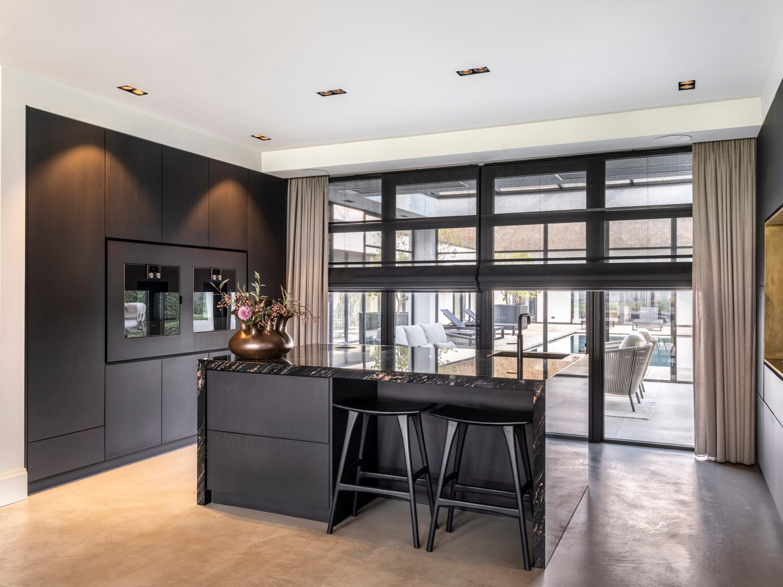 Vouwgordijnen zonder stiknaden met moderne uitstraling in Amsterdam