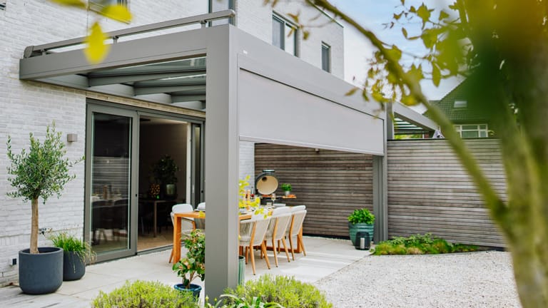 Terrasoverkapping voor woning in Amsterdam met moderne uitstraling